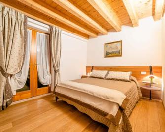 Charming Civetta - Alleghe - Habitación