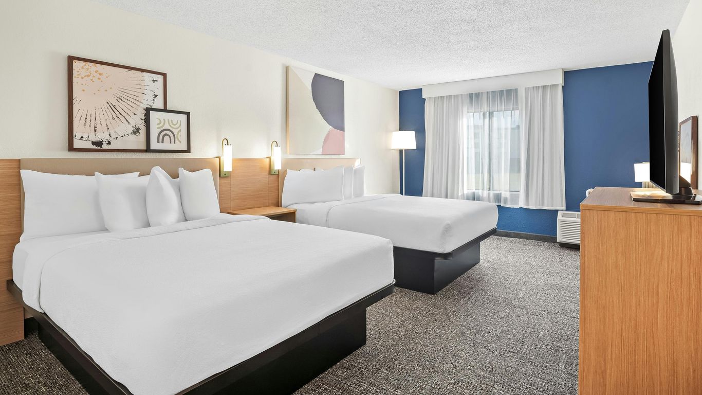 Spark by Hilton Bettendorf Quad Cities