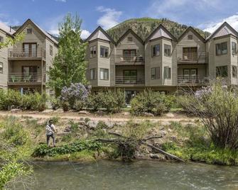 River Location 2 blocks to lift 7 & to the Gondola - Telluride - Building