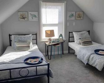 Relaxing Get Away| King Bed| Netflix| Washer Dryer - Warren - Bedroom