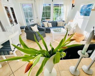 Neu ! Haus Rosenberg Neu! - Zingst - Wohnzimmer