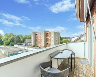 FeWo Gladbeck - Moderne und geräumige 2 Zimmerwohnung mit Süd-Balkon in Gladbeck-Brauck nähe Movie Park und Arena AufSchalke - Gladbeck - Balkon