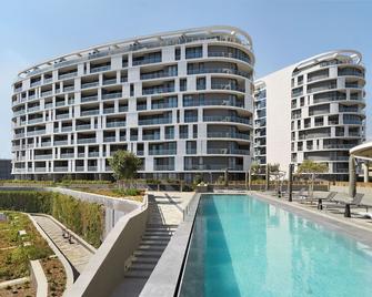 Ellipse Waterfall 3902 - Midrand - Pool