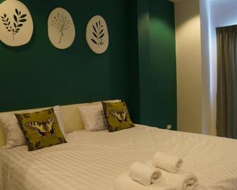 Sabai @ Chumphae Hotel - Chum Phae - Habitación