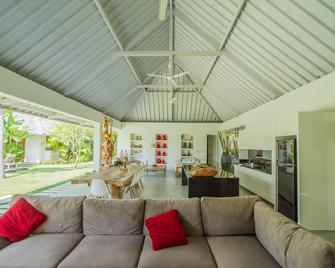 Villa Senara - North Kuta - Wohnzimmer