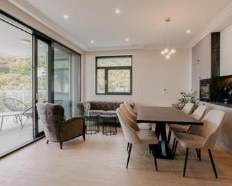 Carmen Residence Apartments - Opatija - Ruang makan