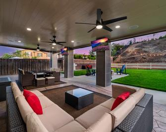 Gem of The Valley (Upscale, Comfort & Spacious) - Murrieta - Patio