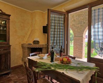 Charming Tuscan Farmhouse - Montenero d'Orcia - Dining room