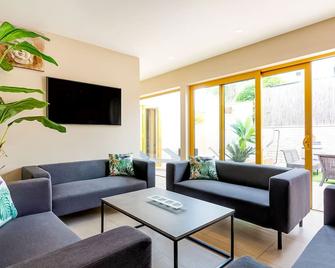 Modern Holiday Home in Avelgem with Sauna & Hot Tub - Avelgem - Sala de estar
