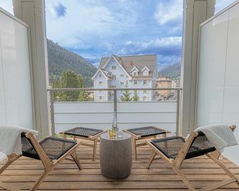 Alpine Inn Davos - Davos - Balkon
