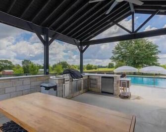 Colorado river access, game room & swimming pool - Smithville - Balcón