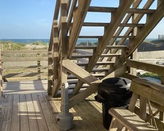 Seaview Pier And Motel - North Topsail Beach - Balcón