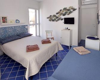 Ab Apartment - Marina di Ragusa - Camera da letto
