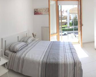La casa di Lory - Falconara Marittima - Camera da letto