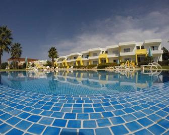 Apartamentos Santa Teresinha - Portimão - Piscina