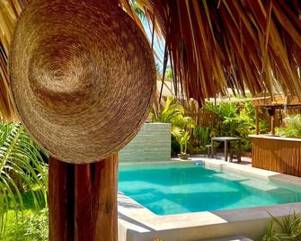 Casa Om - El Cuyo - Pool