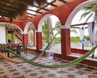 Beachfront 3 Bedroom Hacienda del Cuyo - El Cuyo - Patio
