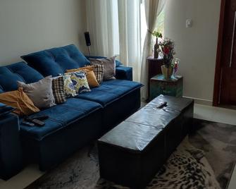 Suíte confortável na praia de Moçambique - Florianopolis - Living room