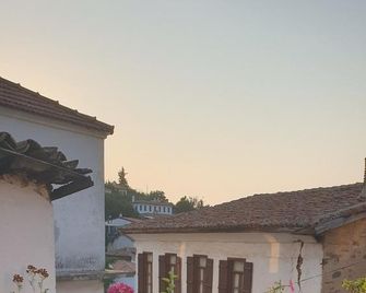 Sirin Ev Pansiyon - Sirince - Balcón