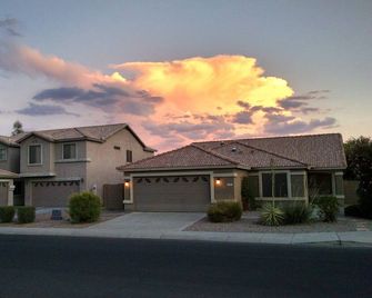 Located in the West Valley, close to many sports locations - Tolleson - Bygning