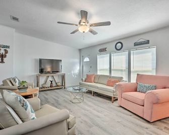 Pet-Friendly Home 10 Mi to Lake Okeechobee! - Clewiston - Wohnzimmer