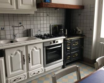 Maison familiale rénovée, proche châteaux, grand jardin, 5 chambres, équipements inclus, animaux acceptés - FR-1-491-436 - Dhuizon - Cocina