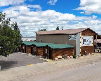 5-Hansen Inn & Cabins, Room, Single King, Ground Floor, Dog Friendly, No Smoking - Wall - Gebäude