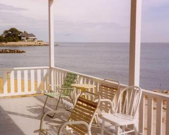 Beachfront cottage on Historic Circle Beach - Madison - Балкон