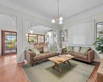 Comfy, Character Qldr ~ 3bed House W/Parking ~ Woolloongabba - Brisbane