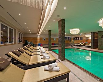 Hotel Liebes Caroline - Pertisau - Pool