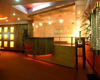 Mount Conifer Suites & Spa - Darjeeling - Recepción