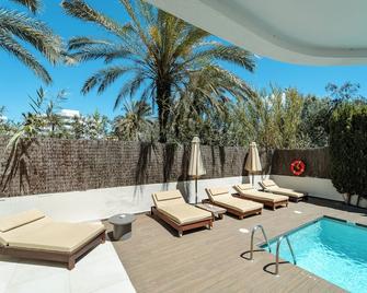 Pacha Hotel - איביזה - בריכה