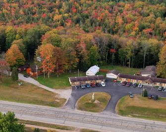 Alger Falls Motel - Munising - Outdoor view