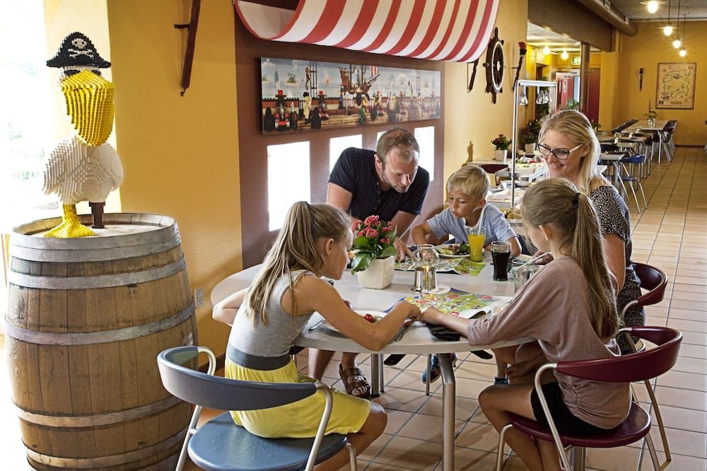 ليغولاند بايرتس إن موتل