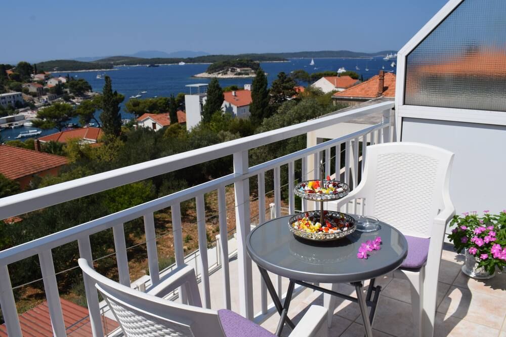 Hostel Villa Zorana - Hvar - מרפסת