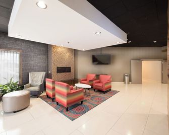 Holiday Inn Brookfield - Milwaukee by IHG - Brookfield - Lounge