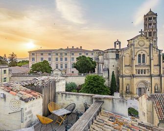 Boutique Hôtel Entraigues - Uzès - Venkovní prostory