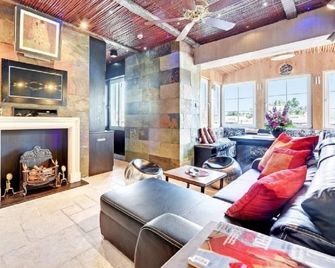 Mala Anglia Boutique Apartments & Spa - Sopot - Living room