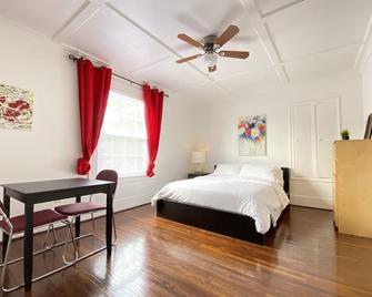 The White House in Museum Park 6 Bed 6 Bath Ensuite Elegant Classic home - Houston - Schlafzimmer