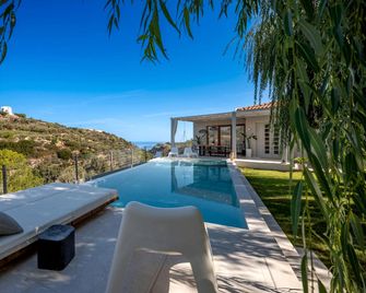 Villa in Zakynthos with Private Pool - Xiron Chorion - Pool