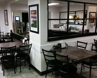 Wild Rose Country Inn - Grande Prairie - Restaurante