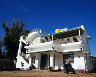 Rithu's Inn - Yelagiri - Building