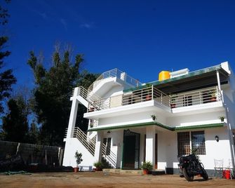 Rithu's Inn - Yelagiri - Building