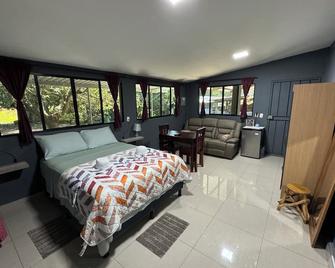 El Mangal 3 B&B - Suchitoto - Bedroom