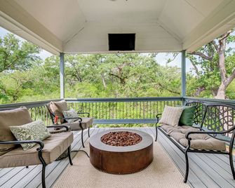 6 Mi to Lake Somerville: Barndominium on 20 Acres - Somerville - Balcón