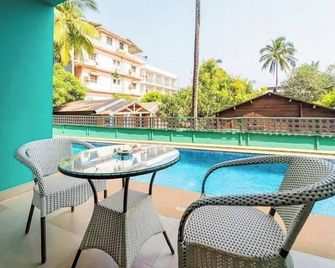 Treebo Skazka Resort Mandrem Beach With - Mandrem - Pool