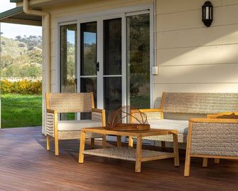 Koolbury Cottage. Farmstay Valley Retreat - Euroa - Terasa
