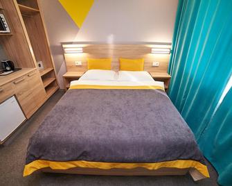 Luna Hotel - Biysk - Habitación