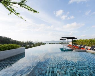 6th Avenue Surin Beach - Choeng Thale - Pool