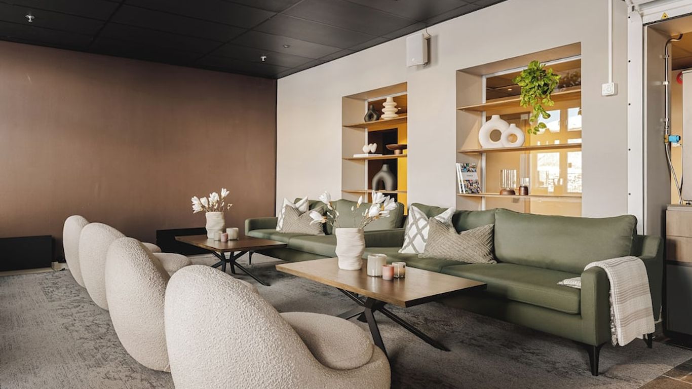 Enter St. Elisabeth Hotel